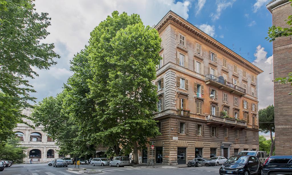 Colosseum Corner Rome Bagian luar foto