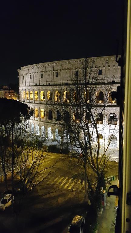 Colosseum Corner Rome Bagian luar foto